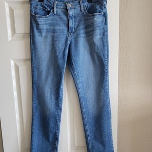 Levi's Shaping Slim Size 32